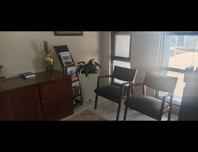 380M² OFFICE FOR SALE IN FLAMWOOD